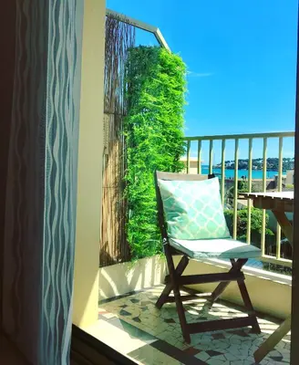 Balcon ou terrasse dans l'établissement Sunny Cap View Terrace with Sea Views and AirCon
