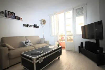 Télévision ou salle de divertissement dans l'établissement From Hollywood to Bollywood 2 Bedrooms 2 Bathrooms - 1 min from Croisette&Beach, 12 Min from the Palais