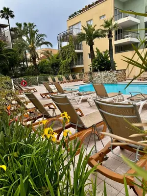 Piscine de l'établissement Antibes Port - Terrasse - Parking - Piscine ou située à proximité