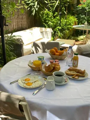 Nourriture dans l'hôtel ou à proximité