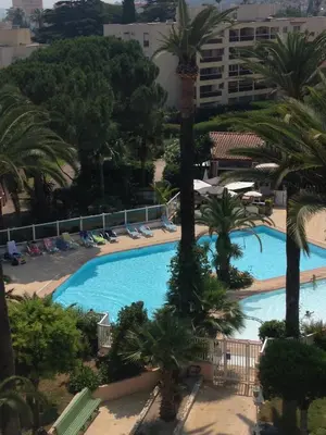 Piscine de l'établissement Appartement T2 de standing au pied des plages ou située à proximité