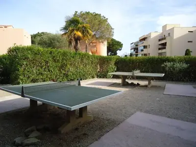 Tennis de table au sein de l'établissement Appartement T2 de standing au pied des plages ou à proximité