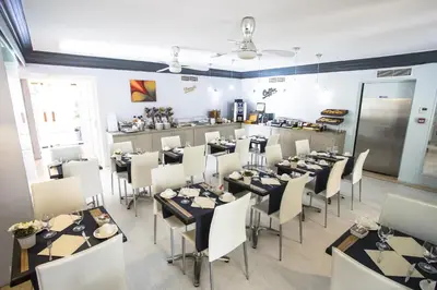 Restaurant ou autre lieu de restauration dans l'établissement Cristal Hôtel & Spa