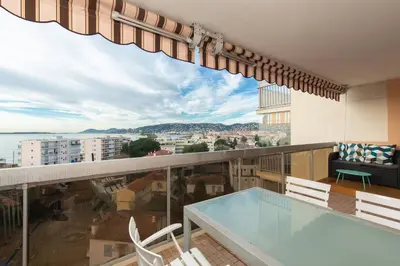 Vue générale sur la montagne ou vue sur la montagne depuis l'appartement