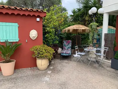 Jardin de l'établissement Hôtel La Villa des Oliviers