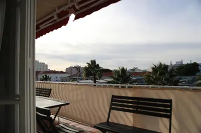Balcon ou terrasse dans l'établissement 3P lumineux rénové derrière la Croisette