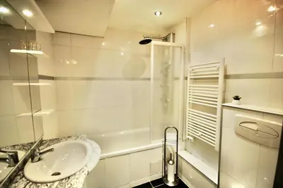 Salle de bains dans l'établissement Le Gambetta 2P 262