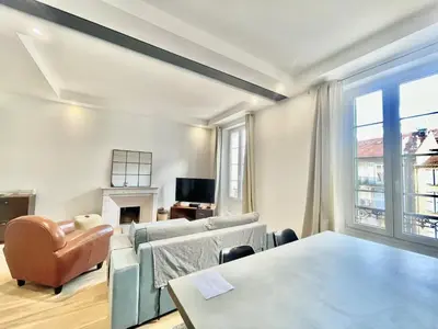 Télévision ou salle de divertissement dans l'établissement Jaurès Home by Welcome to Cannes