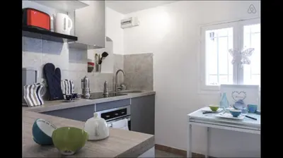 Cuisine ou kitchenette dans l'établissement Vieil Antibes Cosy Close everything
