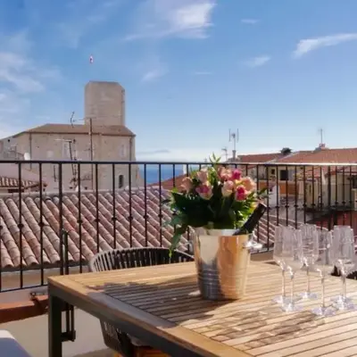 Maison De La Tour