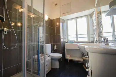 Salle de bains dans l'établissement keep in touch 2 CHAMBRES AVEC TERRASSE ET GARAGE