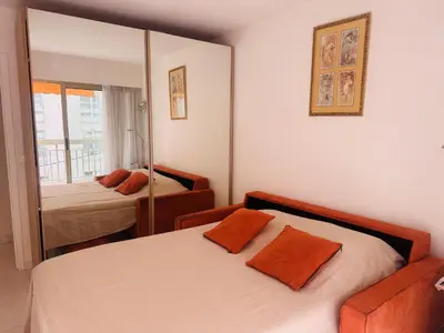 Un ou plusieurs lits dans un hébergement de l'établissement One bedroom apartment in the center of Cannes, next to the Carlton, a few meters from the Croisette - 367