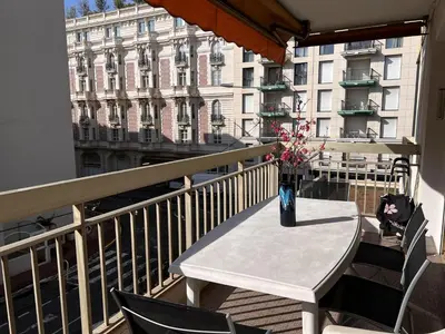 Balcon ou terrasse dans l'établissement One bedroom apartment in the center of Cannes, next to the Carlton, a few meters from the Croisette - 367