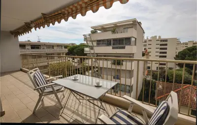 Balcon ou terrasse dans l'établissement 1 Bedroom Lovely Apartment In Cannes