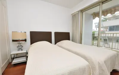 Un ou plusieurs lits dans un hébergement de l'établissement 1 Bedroom Lovely Apartment In Cannes