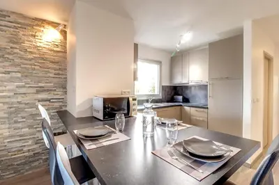 Cuisine ou kitchenette dans l'établissement IMMOGROOM- Renovated - Wifi - Close to everything