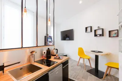 Cuisine ou kitchenette dans l'établissement Atelier & Galerie