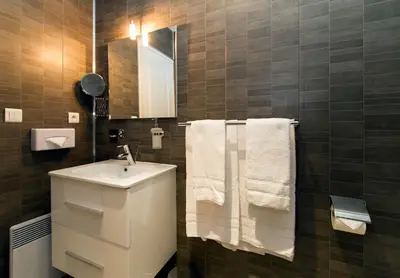 Salle de bains dans l'établissement Florella Marceau Apartment