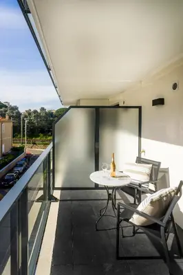 Balcon ou terrasse dans l'établissement Modern 1-Bed Apt near Croisette Palais - 1903