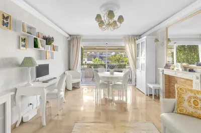 Télévision ou salle de divertissement dans l'établissement Appartement CANNES IMPERIAL Pointe Croisette