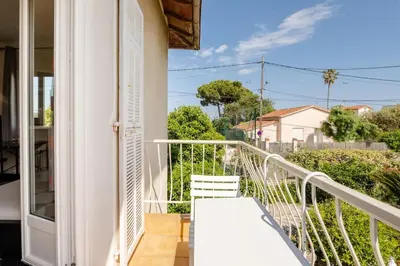 Balcon ou terrasse dans l'établissement Studio Antibes - 5min des plages - Parking gratuit - Climatisation