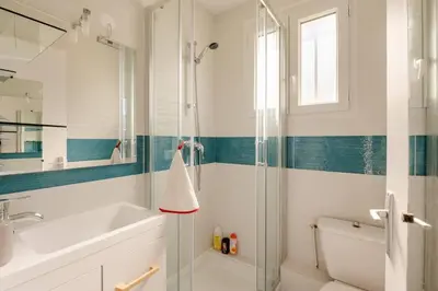 Salle de bains dans l'établissement Studio Antibes - 5min des plages - Parking gratuit - Climatisation