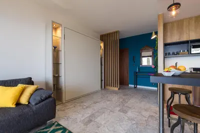 Cuisine ou kitchenette dans l'établissement Résidence Vue Mer Cannes