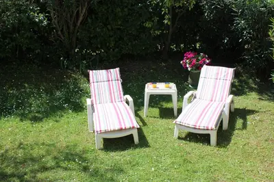 Jardin de l'établissement SUQUETTE Charming provencal house in Antibes with nice terrace, garden and pool access