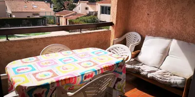 Coin salon dans l'établissement Résidence Cap Azur Appartement 218