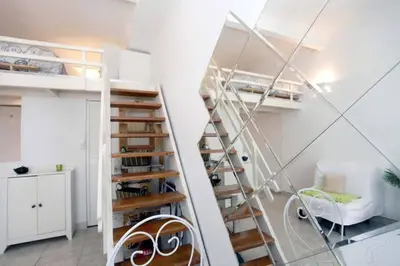 Un ou plusieurs lits superposés dans un hébergement de l'établissement Studio- Antibes-Juan les Pins- Cote d'Azur
