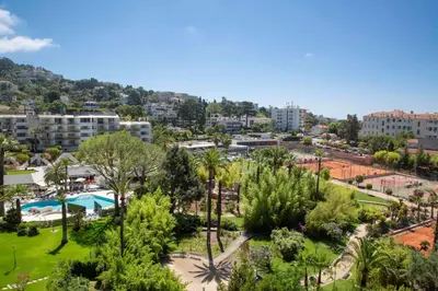Vue générale sur la montagne ou vue sur la montagne depuis la maison de vacances
