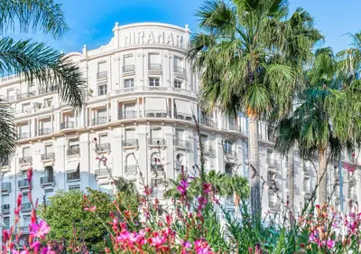 Jardin de l'établissement Cannes Imperial Croisette Palais Miramar