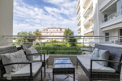 Balcon ou terrasse dans l'établissement Welcoming Apartment with parking - Croisette