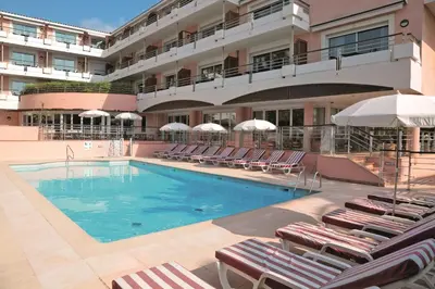 Piscine de l'établissement Zenitude Hôtel-Résidences Le Cannet ou située à proximité