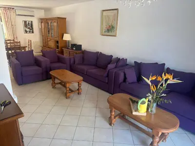 Coin salon dans l'établissement Villa Bruyere