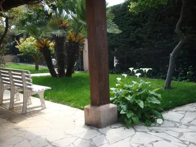 Jardin de l'établissement Villa Bruyere