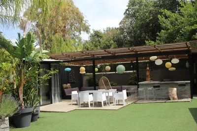 Jardin de l'établissement Villa Le Ruisseau