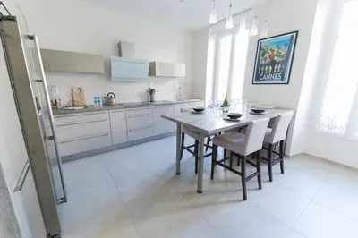 Cuisine ou kitchenette dans l'établissement Alceste Apartment - Cannes Banane