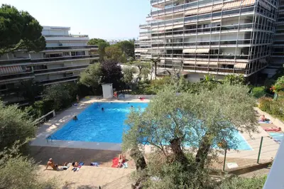 Piscine de l'établissement Le Corinthe studio apartment ou située à proximité