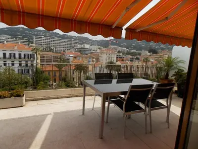 Vue générale sur la montagne ou vue sur la montagne depuis l'appartement