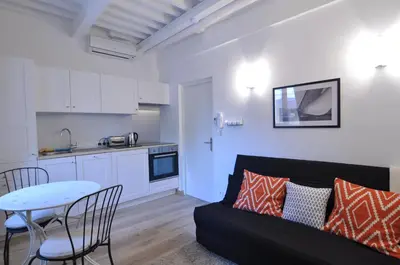 Cuisine ou kitchenette dans l'établissement Beautiful one-bedroom apartment - Picasso 2 - StayInAntibes