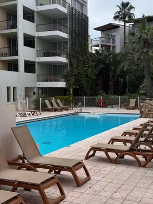 Piscine de l'établissement Port Vauban - 6pers - terrasse - parking ou située à proximité