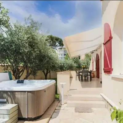 Charming Villa with Jacuzzi at 200m from beaches