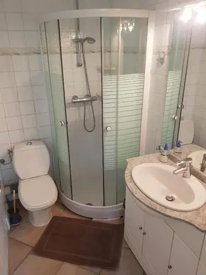 Salle de bains dans l'établissement Le Pin Doré
