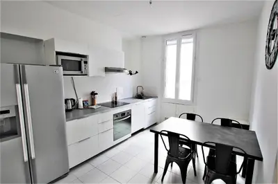 Cuisine ou kitchenette dans l'établissement RUE D'ANTIBES CENTER