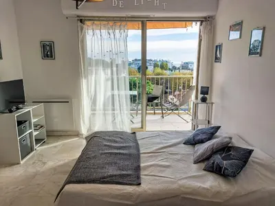 Un ou plusieurs lits dans un hébergement de l'établissement Studio le Tivoli by Interhome