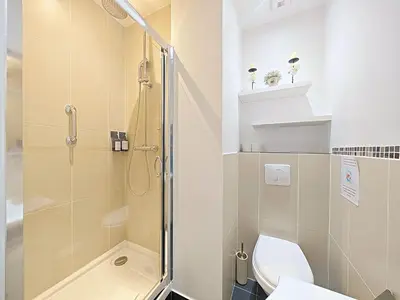 Salle de bains dans l'établissement Croisette carre d'or