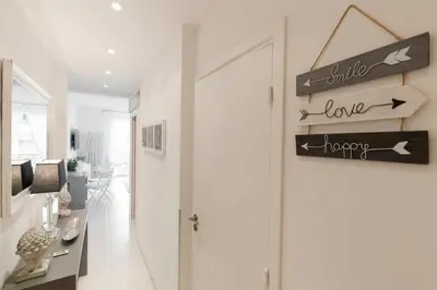 Télévision ou salle de divertissement dans l'établissement PALAIS MIRAMAR CROISETTE APART 1 MIN CARLTON