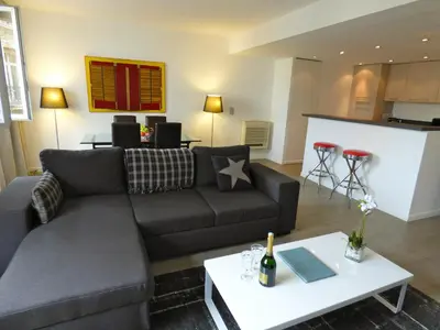 Coin salon dans l'établissement Arthur Properties Rue d'Antibes