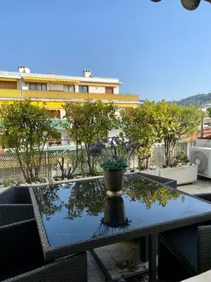 Balcon ou terrasse dans l'établissement Arthur Properties Rue d'Antibes
